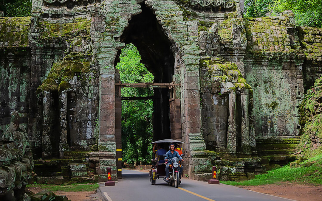 Angkor Tuk Tuk with small circuit Tour